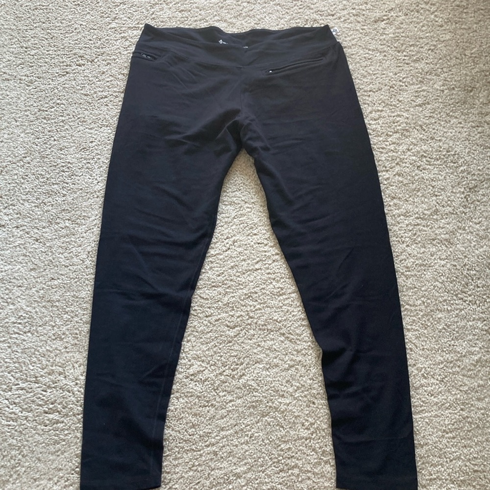 The Clever Travel Companion leggings with pockets